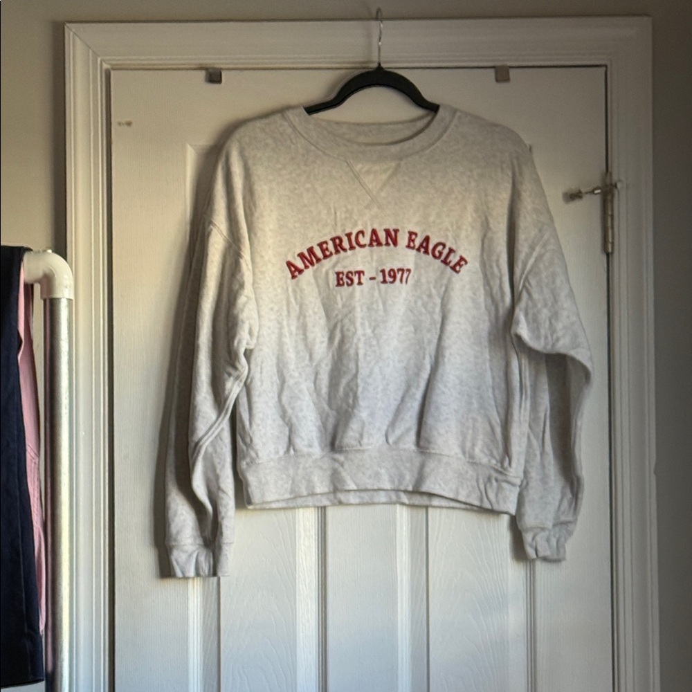 American Eagle Outfitters Women's Cream Sweatshirt